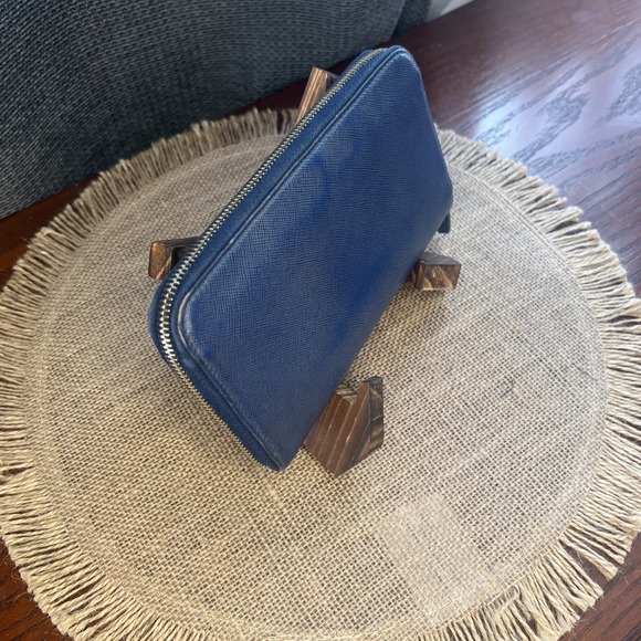 Authentic PRADA $1,000 Saffiano Blue Leather Round Zip Long Wallet COA Included - Picture 14 of 16